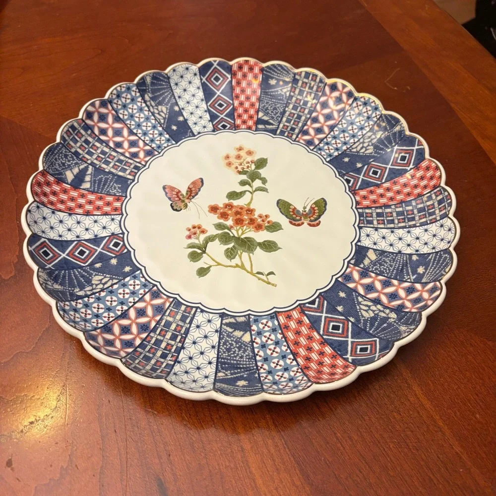 Williams Sonoma | Akino Dinner Plates | Set of 4 | Scalloped | NEW